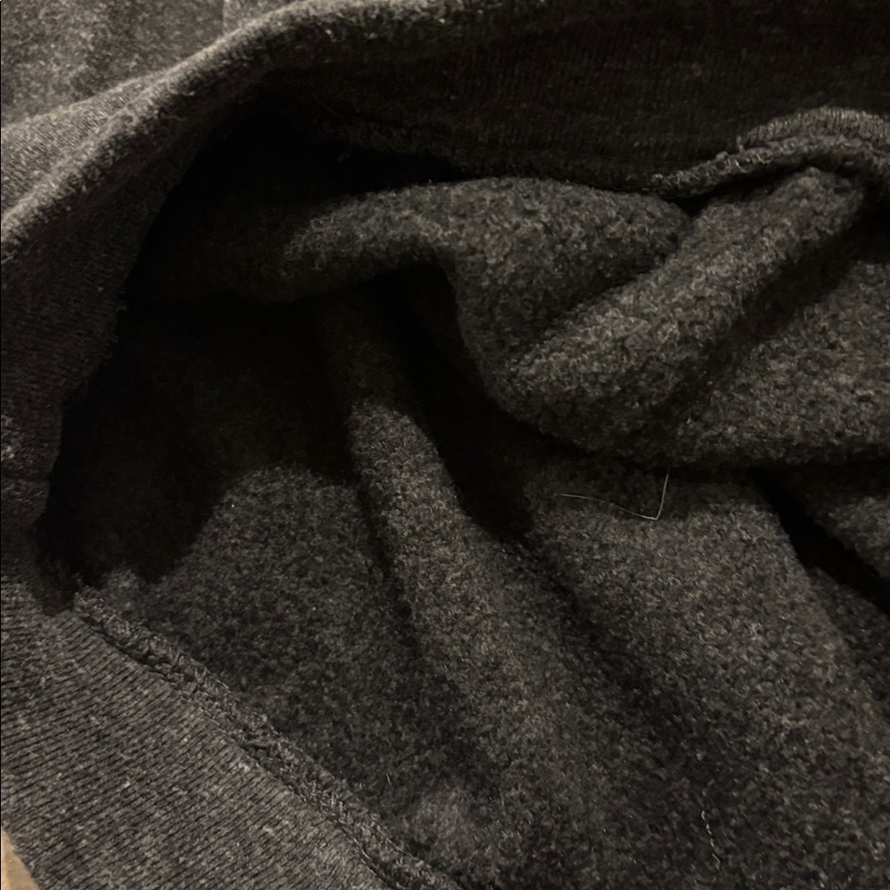 ALO Yoga Black Cropped Sweatshirt - Picture 3 of 3